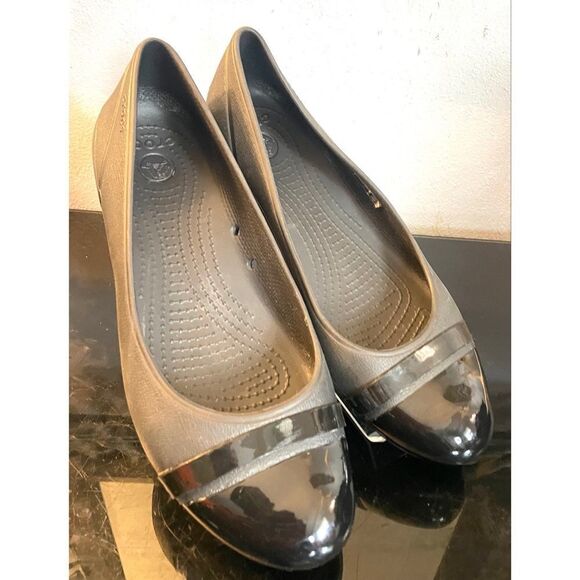 Crocs Flats Womens Size W9 Black Patent Shiny Cap Toe Ballet Slip On Shoes 12300 - Picture 1 of 12